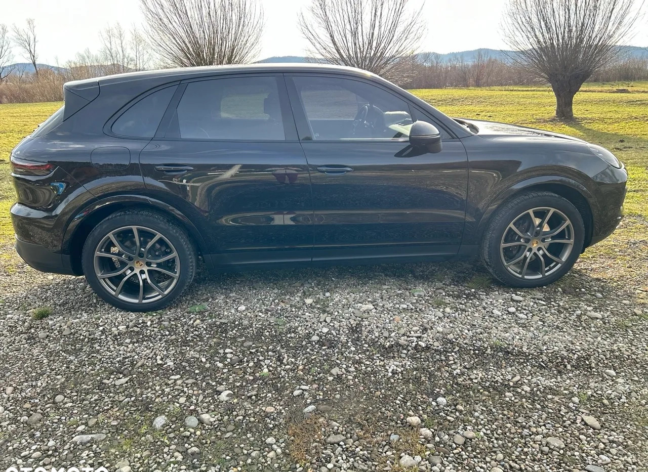 Porsche Cayenne cena 279900 przebieg: 86100, rok produkcji 2019 z Kraków małe 781